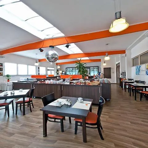 Orange Hotel Und Apartments Neu-Ulm