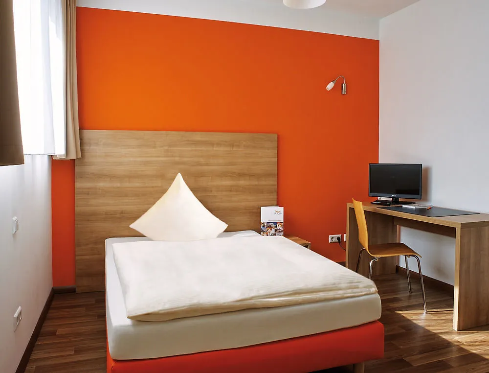 Orange Hotel Und Apartments Neu-Ulm 3*,  Germany