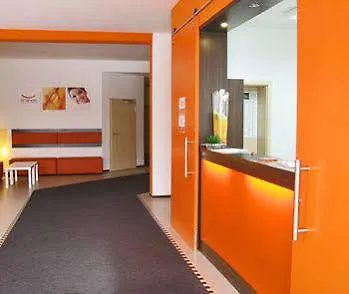 Orange Hotel Und Apartments Neu-Ulm 3*,